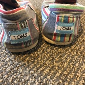 Toms Shoes